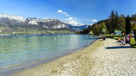 Les Plages Du Lac D Annecy Ovo Network